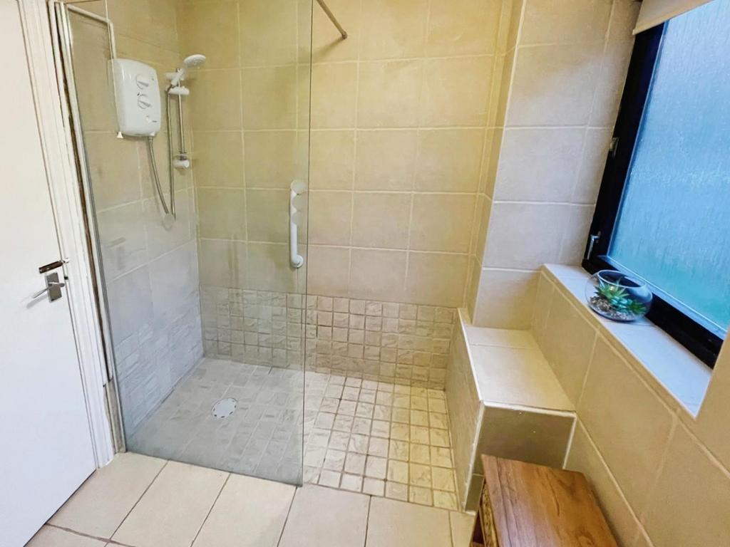 Shower.jpg
