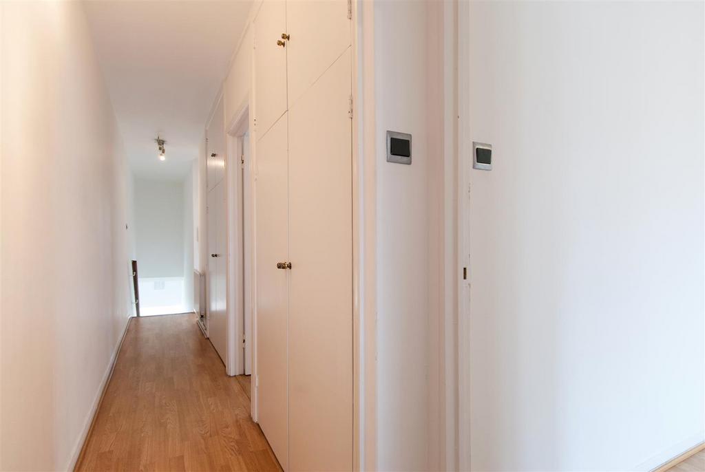Hallway.jpg