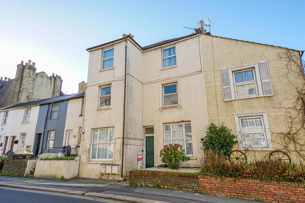 Bohemia Road, St. LeonardsOnSea 2 bed flat for sale £199,950