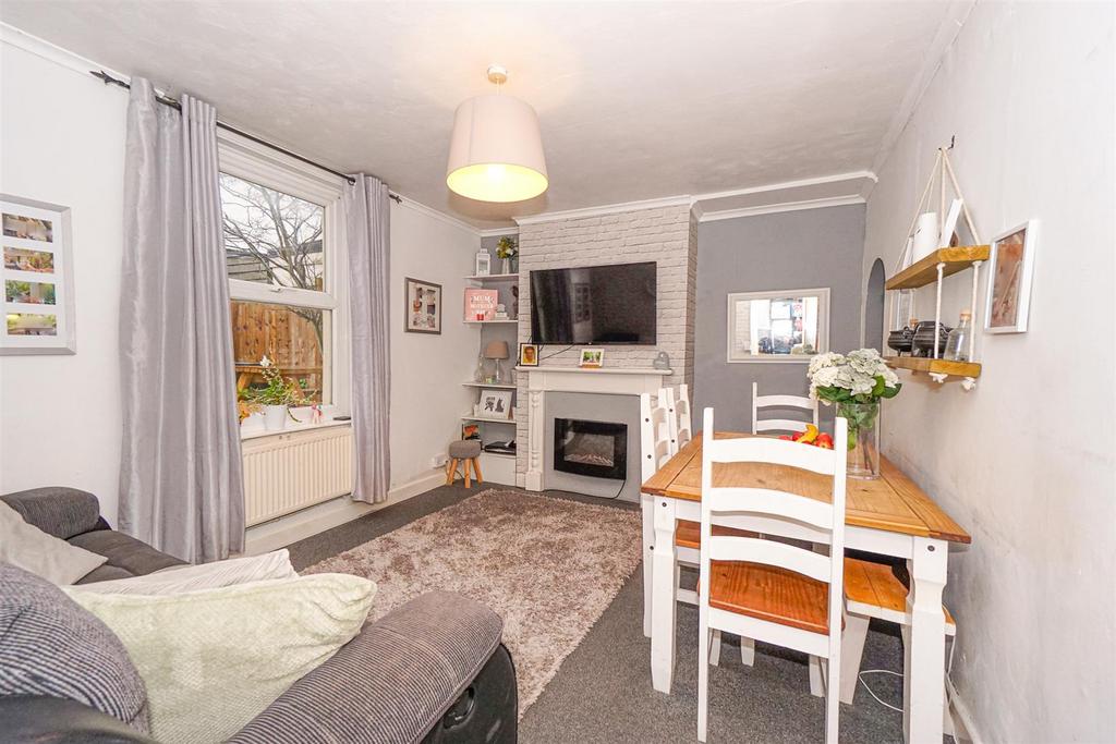 Bohemia Road, St. LeonardsOnSea 2 bed flat for sale £199,950
