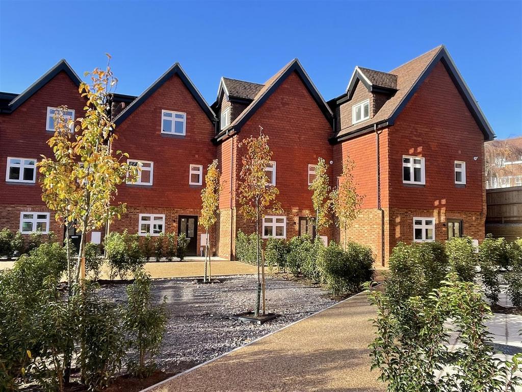 Kingswood Mews, Waterhouse Lane, Kingswood 3 bed townhouse for sale £