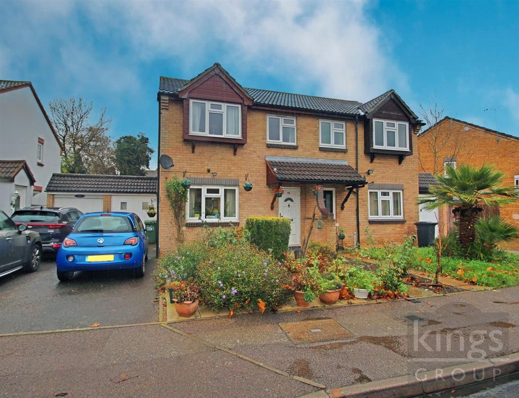 Kingsmead, Waltham Cross 3 bed semidetached house for sale £450,000