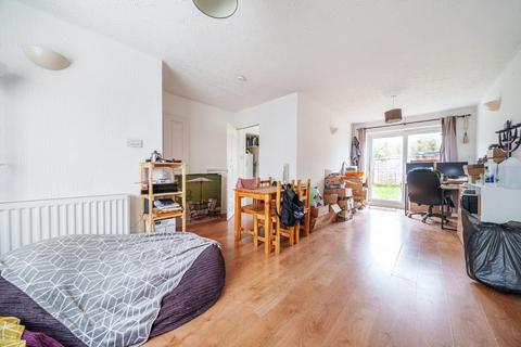 3 bedroom terraced house for sale - St James Close, East Malling