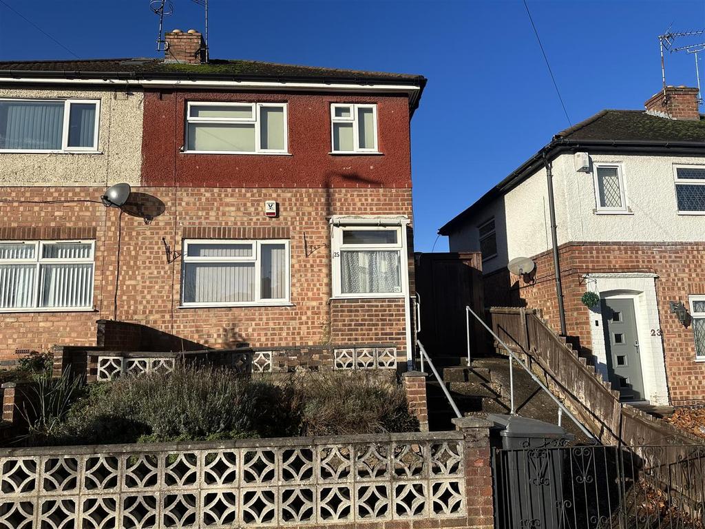 Halifax Drive, Leicester 2 bed property £850 pcm (£196 pw)