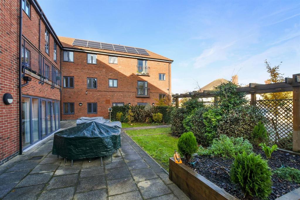 06-d49f GCMCS - 40 Randolph House - Gdn-Original (6