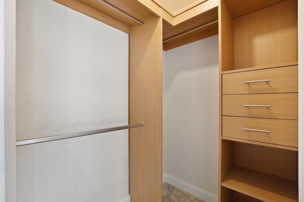 15-5ff9 GCMCS - 40 Randolph House - Wardrobe-Origin