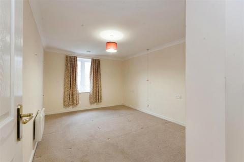 1 bedroom apartment for sale, Townsend Court, High Street South, Rushden, Northamptonshire, NN10 0FR