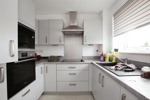 1 bedroom apartment for sale, Sewardstone Road, Waltham Abbey