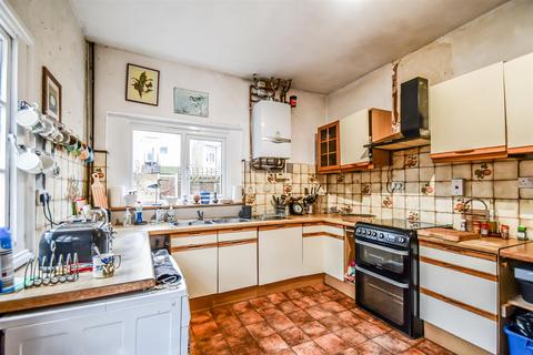 3 bedroom semi-detached house for sale, Leigh Hall Road, Leigh-On-Sea SS9
