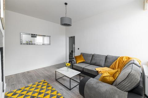 4 bedroom flat to rent, Addycombe Terrace, Heaton, Newcastle Upon Tyne