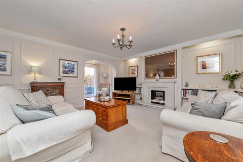 4 bedroom detached house for sale, Kingsmead, St Albans