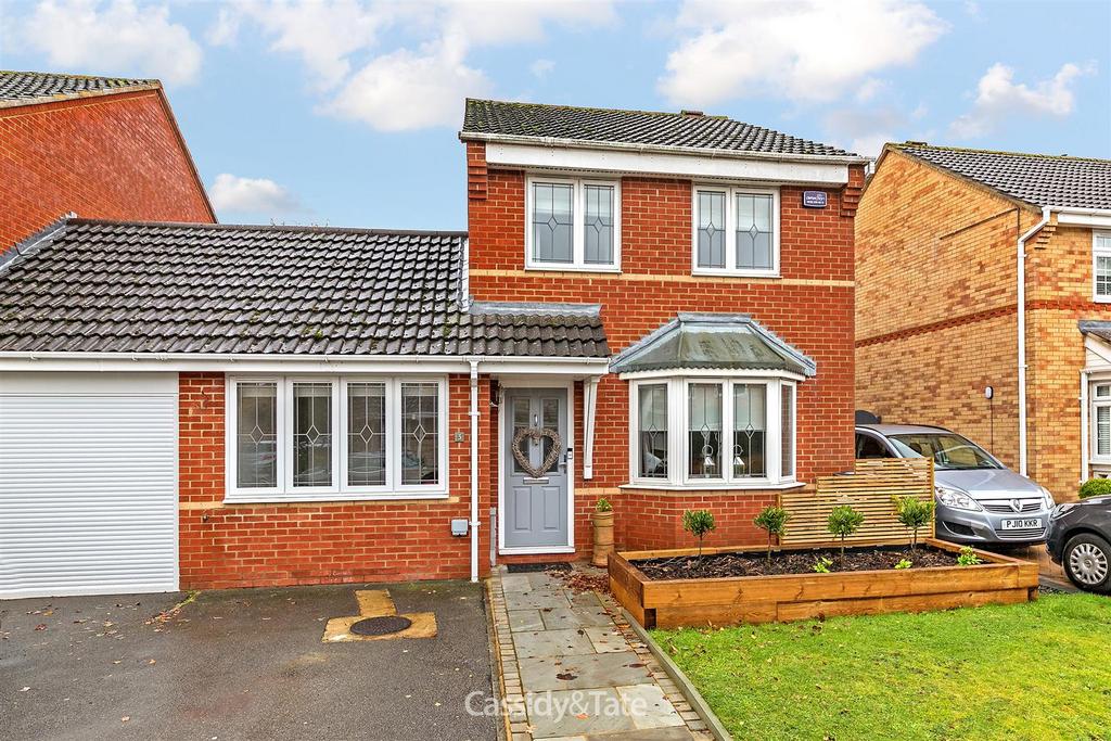 Housefield Way, Highfield Park, St. Albans 3 bed detached house for