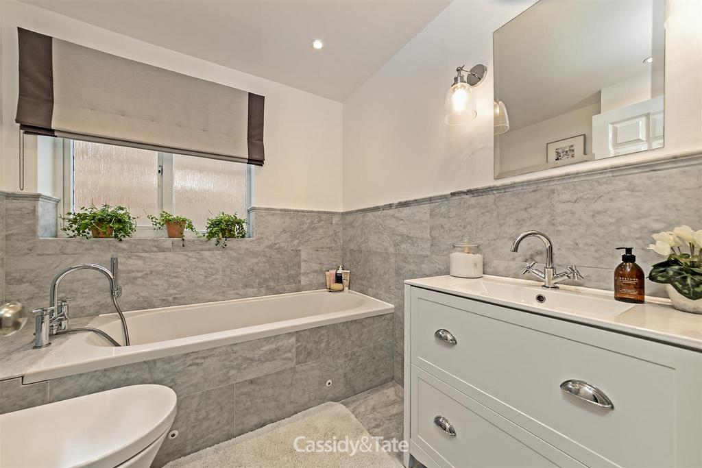 3 Housefield Way-30.jpg