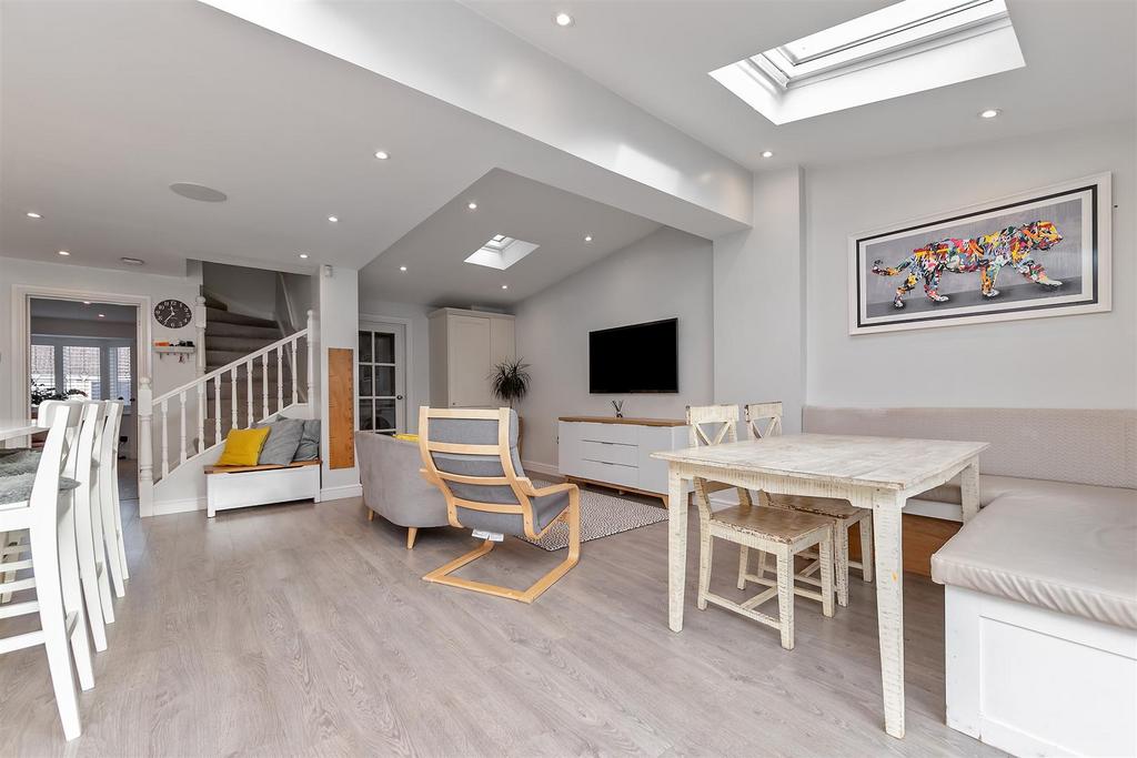 3 Housefield Way-46.jpg