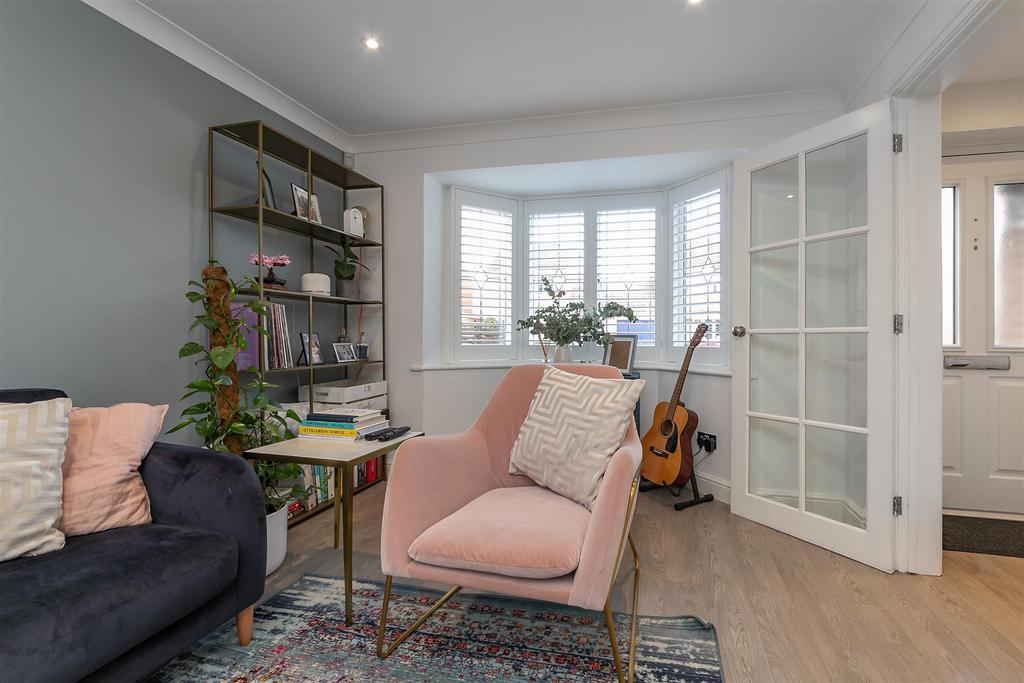 3 Housefield Way-15.jpg