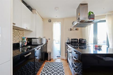 2 bedroom apartment for sale, Kingsdown Park, Whitstable