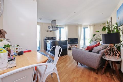 2 bedroom apartment for sale, Kingsdown Park, Whitstable