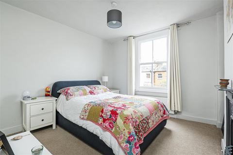 2 bedroom end of terrace house to rent, Mullins Path, Mortlake SW14