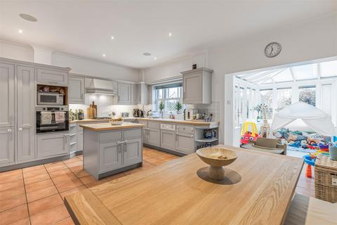 4 bedroom house to rent, Wyatt Drive, Barnes, SW13