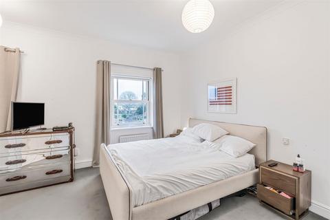 4 bedroom house to rent, Wyatt Drive, Barnes, SW13