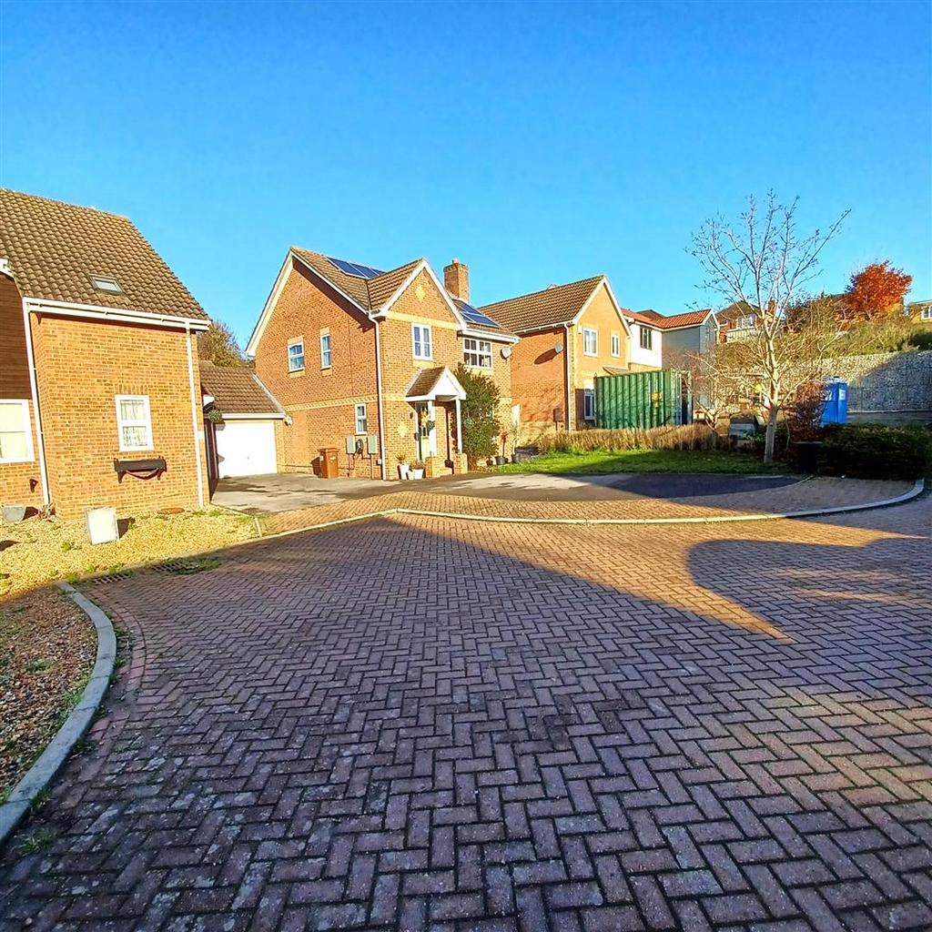 Cranmere Court