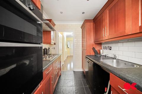 3 bedroom terraced house for sale - Stanley Avenue, Dagenham RM8