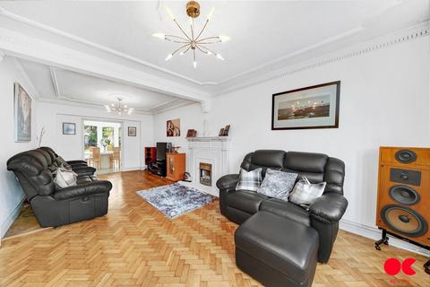 30 Great Nelmes Chase, Hornchurch, RM11 2PT