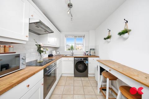 12 Bancroft Chase, Hornchurch, RM12 4DR