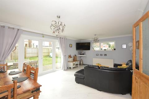 3 bedroom detached bungalow for sale, CENTRAL RYDE