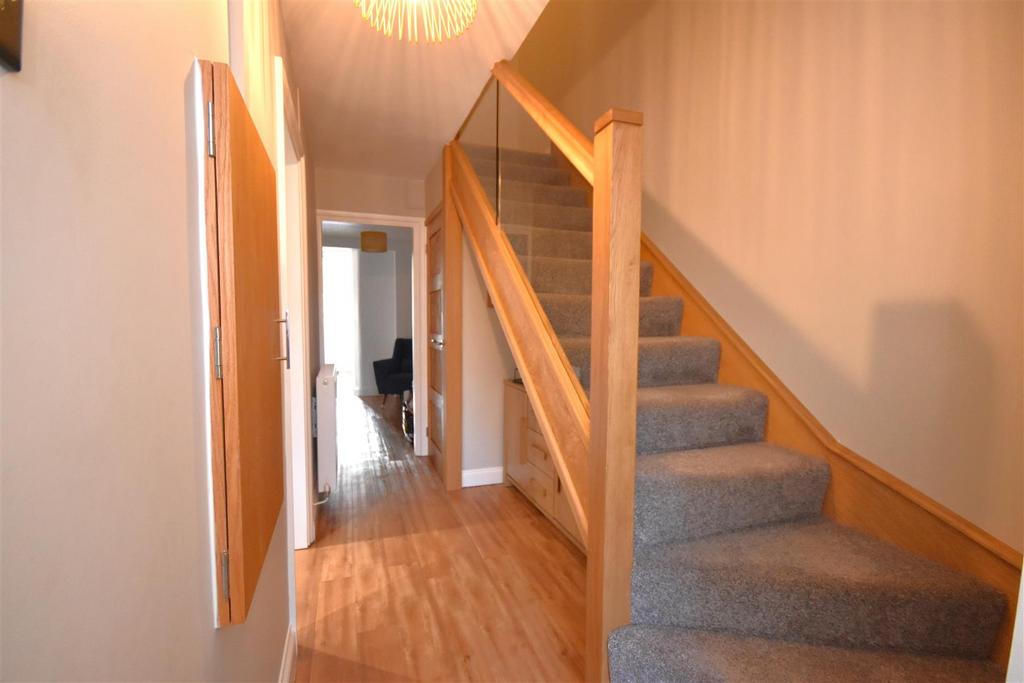 Frobisher Road, Neston 4 bed end of terrace house for sale £230,000