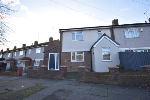 4 bedroom end of terrace house for sale, Frobisher Road, Neston