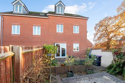 64 Cleobury Meadows, Cleobury Mortimer, Kidderminster, DY14 8EY