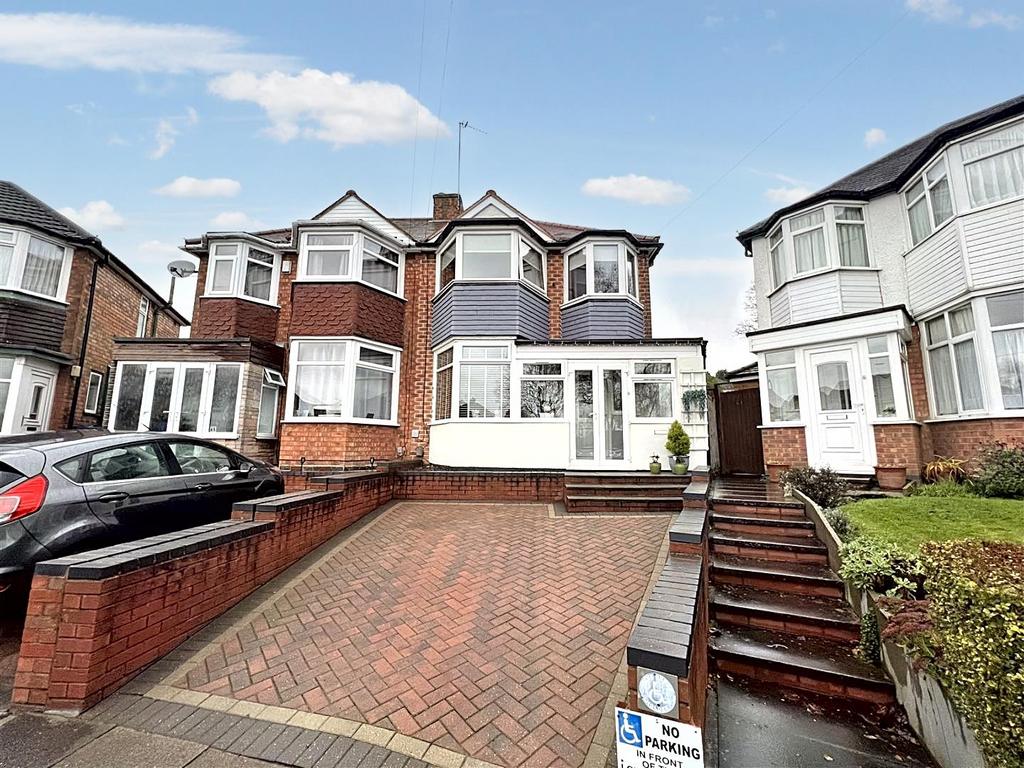 Winterton Road, Kingstanding, Birmingham 3 bed semidetached house £
