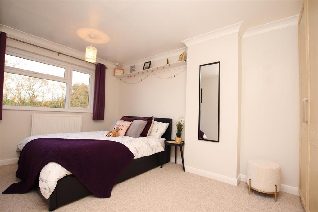 Bedroom 2.JPG