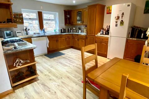 3 bedroom detached house for sale, Quarry Place, Mirfield