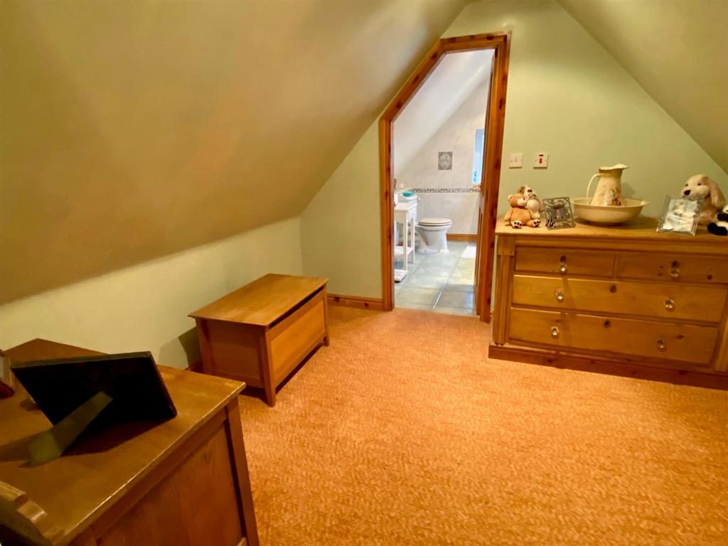 Quarry place 21 dressing room.jpg