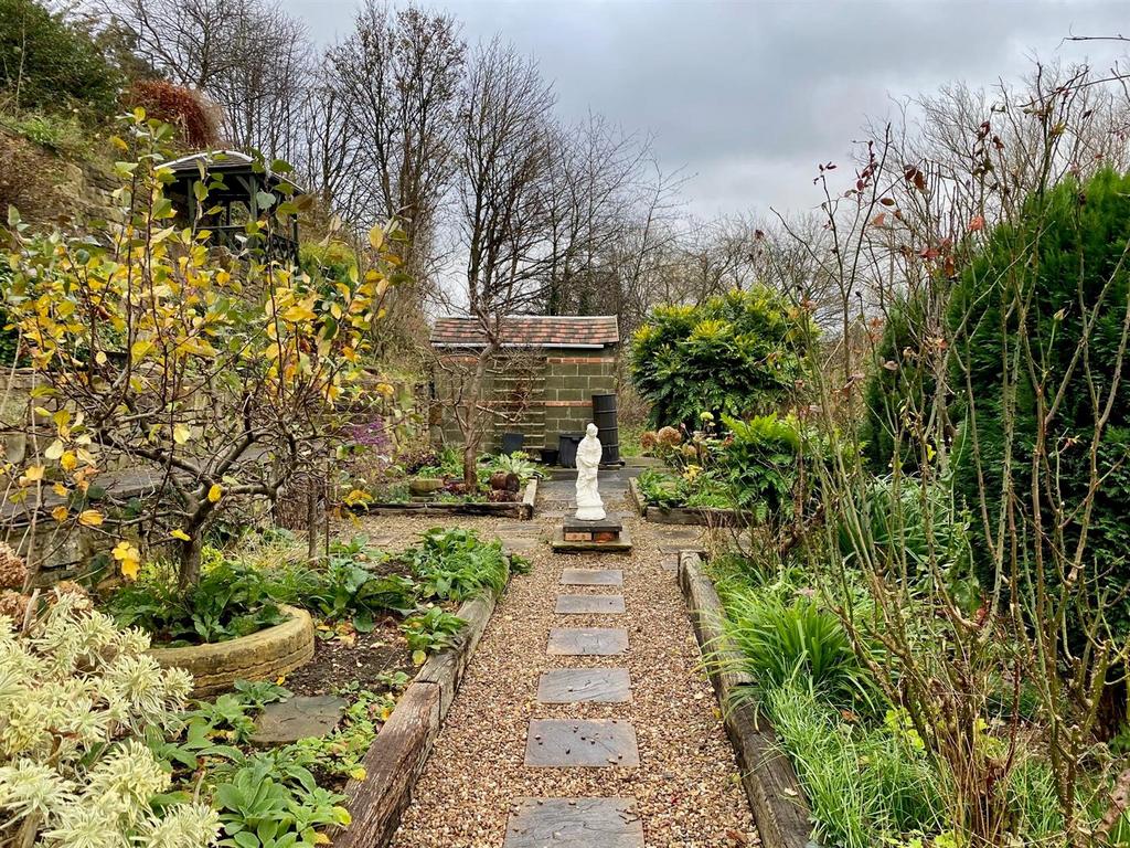 Quarry place 21 garden 3.jpg
