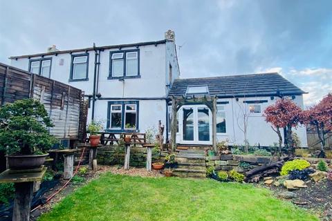 3 bedroom detached house for sale, Wellhouse Lane, Mirfield