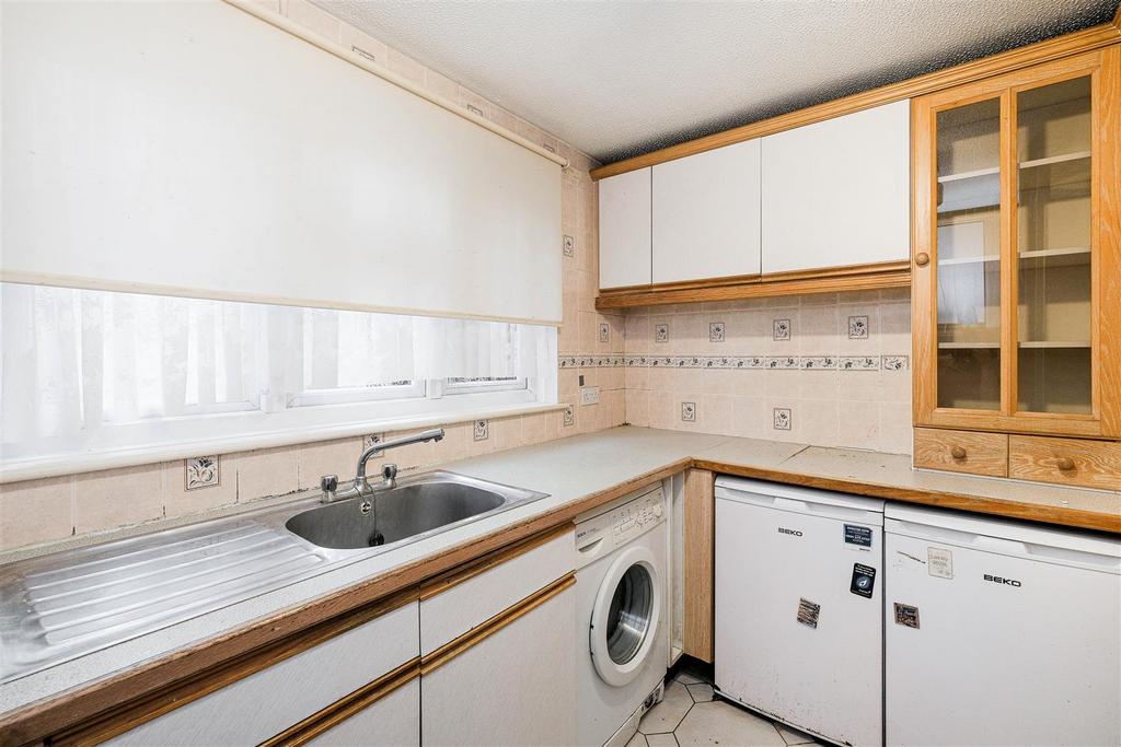 2 Mapleton Road-17.jpg