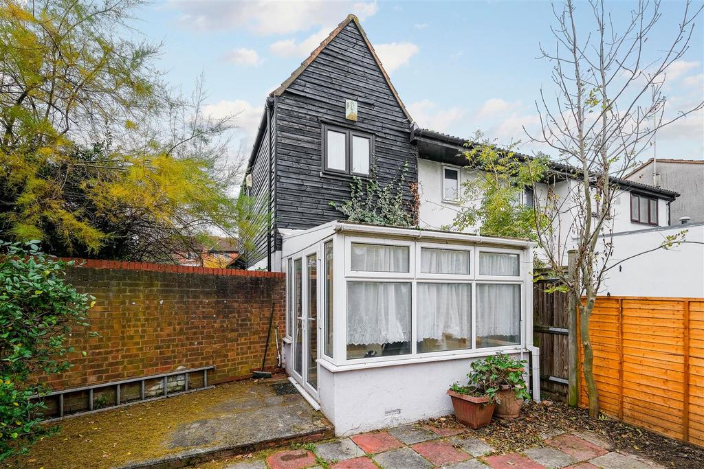 2 Mapleton Road-21.jpg