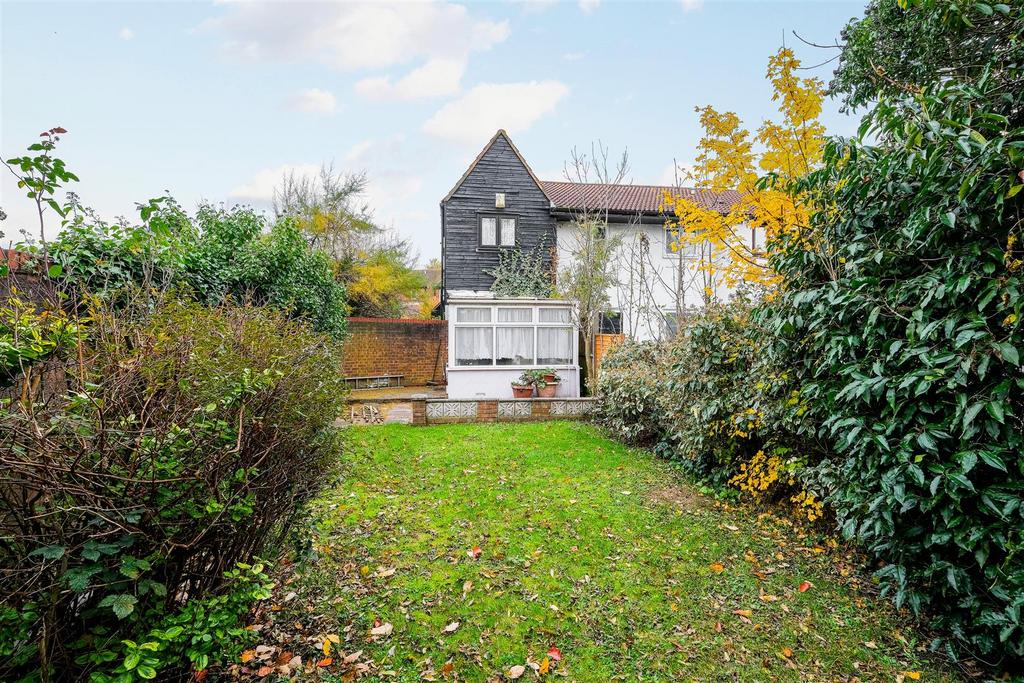 2 Mapleton Road-22.jpg