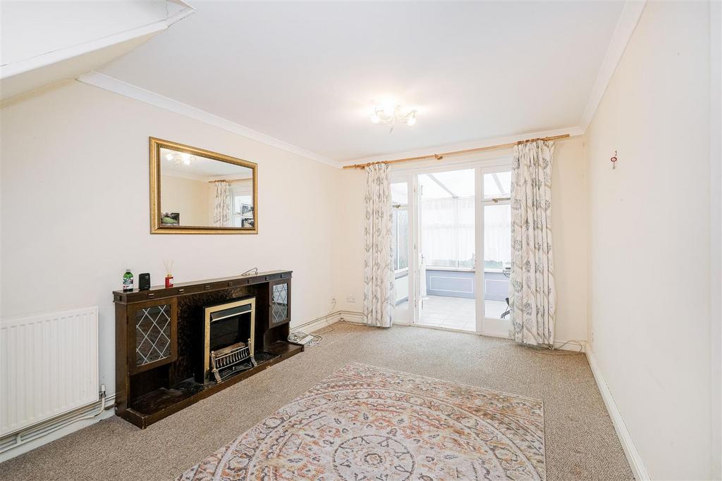 2 Mapleton Road-10.jpg