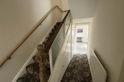 2 bedroom end of terrace house for sale, Woodend Road, Llanelli