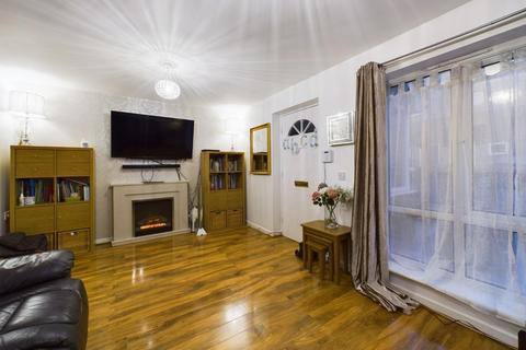 39 Arnold Crescent, Liverpool, L8 8NF