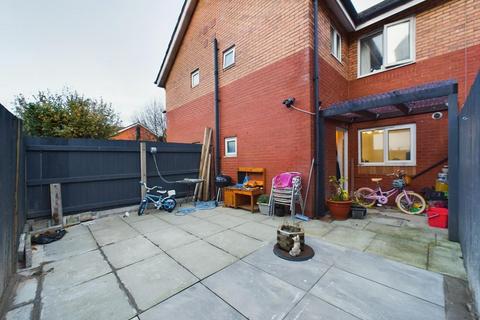 39 Arnold Crescent, Liverpool, L8 8NF