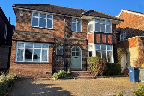 4 bedroom detached house to rent, Glenmere Avenue, Mill Hill, NW7