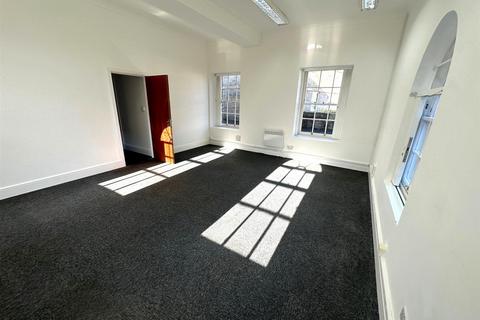 Office to rent, Elmete Lane, Leeds