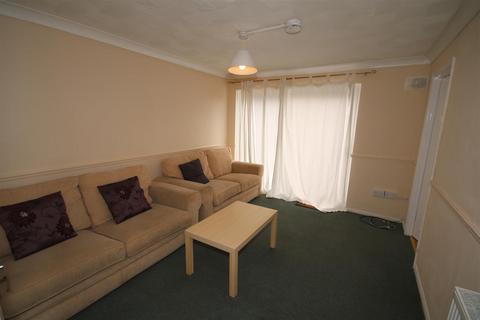 3 bedroom house share to rent, Bawden Close