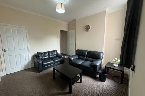 4 bedroom terraced house to rent, Humber Avenue, Coventry