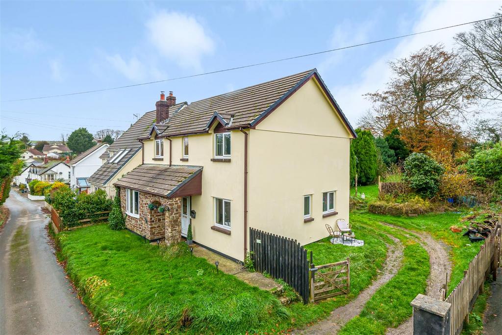 Milton Damerel, Holsworthy 5 bed detached house for sale £395,000